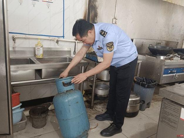 餐馆燃气安全谁负责「餐馆疑似天然气泄漏怎么处理」 手机